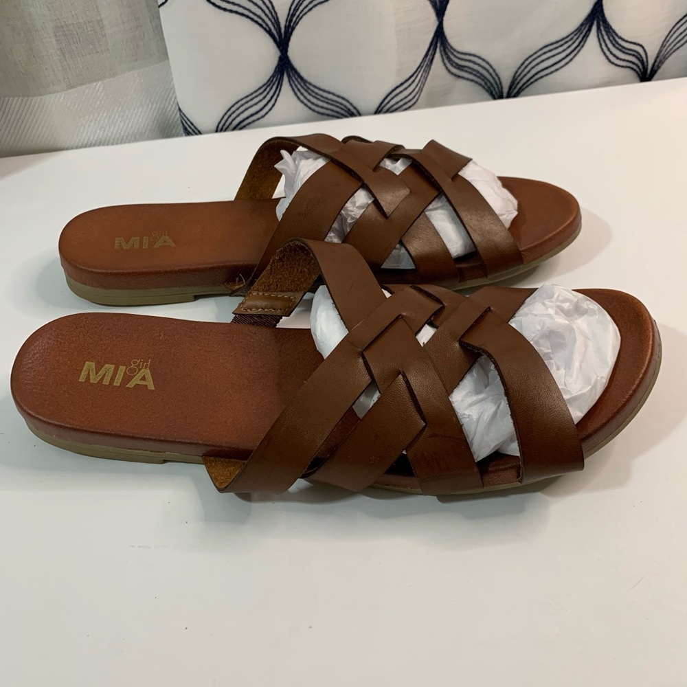 Mia Women’s Sandals crisscross design Brown size 7.5,10 - Picture 2 of 8